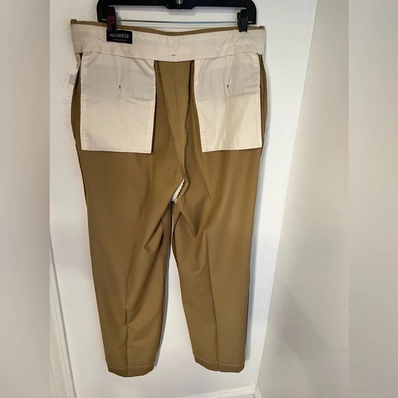 Austin Reed, England, London, 33, pleated front button zip clasp front closure. - Picture 10 of 10